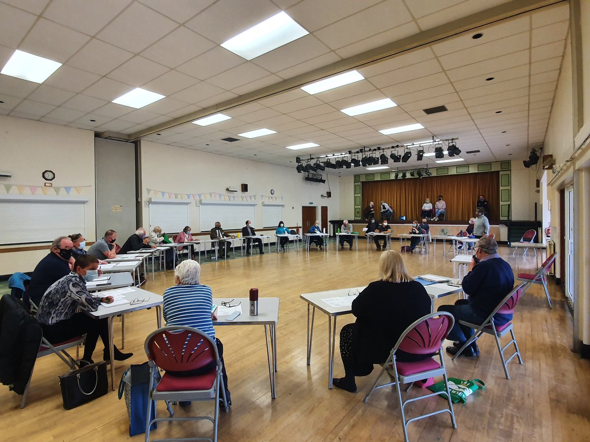 Fantastic first meeting of the new council....in person 😊
#Pewsey @RRogersCEM <a href="/PewseyCAP/">PCAP</a>