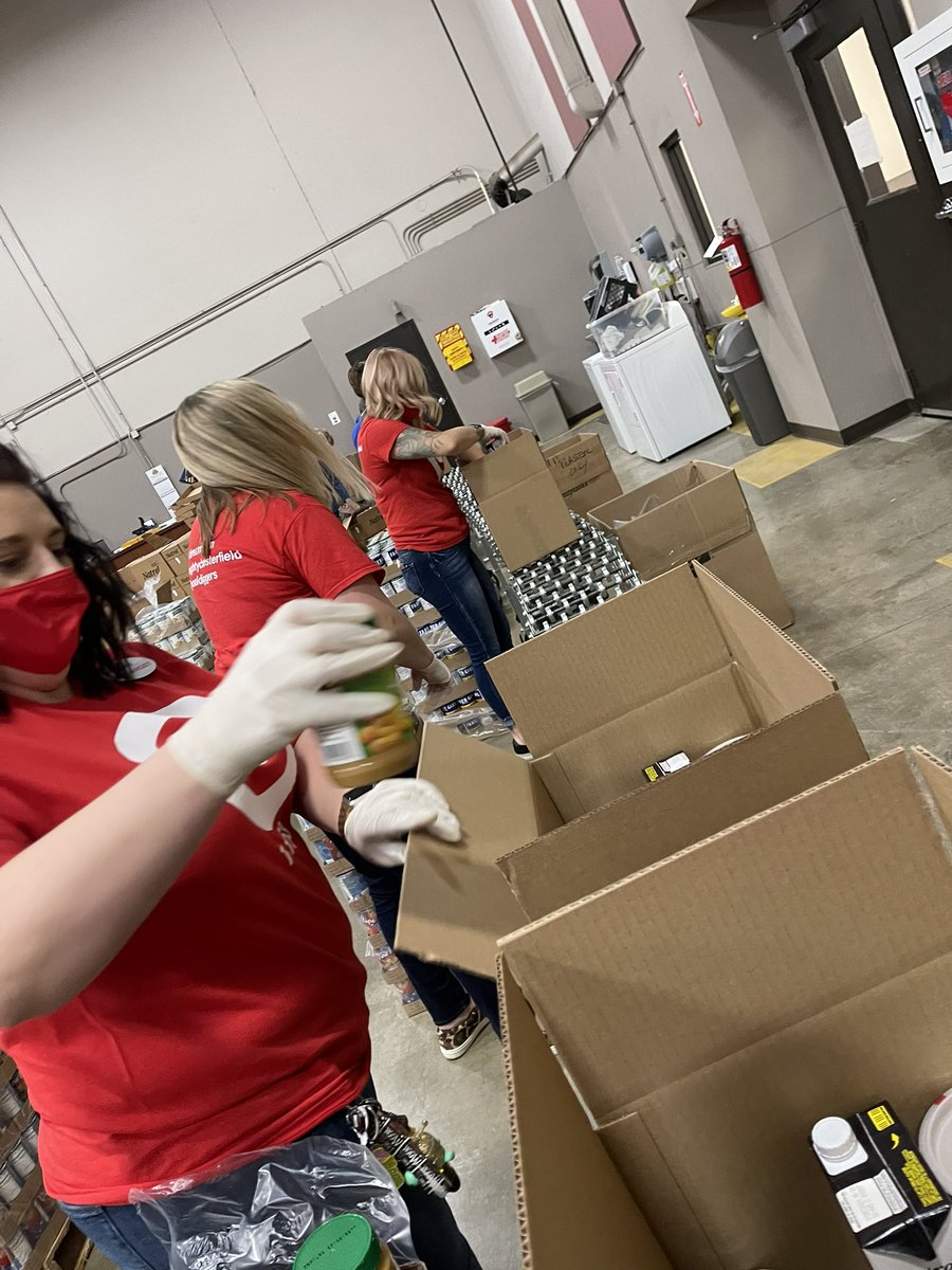 Mickellynn Auberry (@mickellynna) on Twitter photo T1353 giving back. Spending time at our local food bank. #Targetcommunity #D118 <a href="/MyeshaAbdul/">Myesha Abdulrahman</a> <a href="/Andrew050887/">Andrew R Wood</a> <a href="/jackson1_jason/">Jay</a> T1353 giving back. Spending time at our local food bank. #Targetcommunity #D118 <a href="/MyeshaAbdul/">Myesha Abdulrahman</a> <a href="/Andrew050887/">Andrew R Wood</a> <a href="/jackson1_jason/">Jay</a>