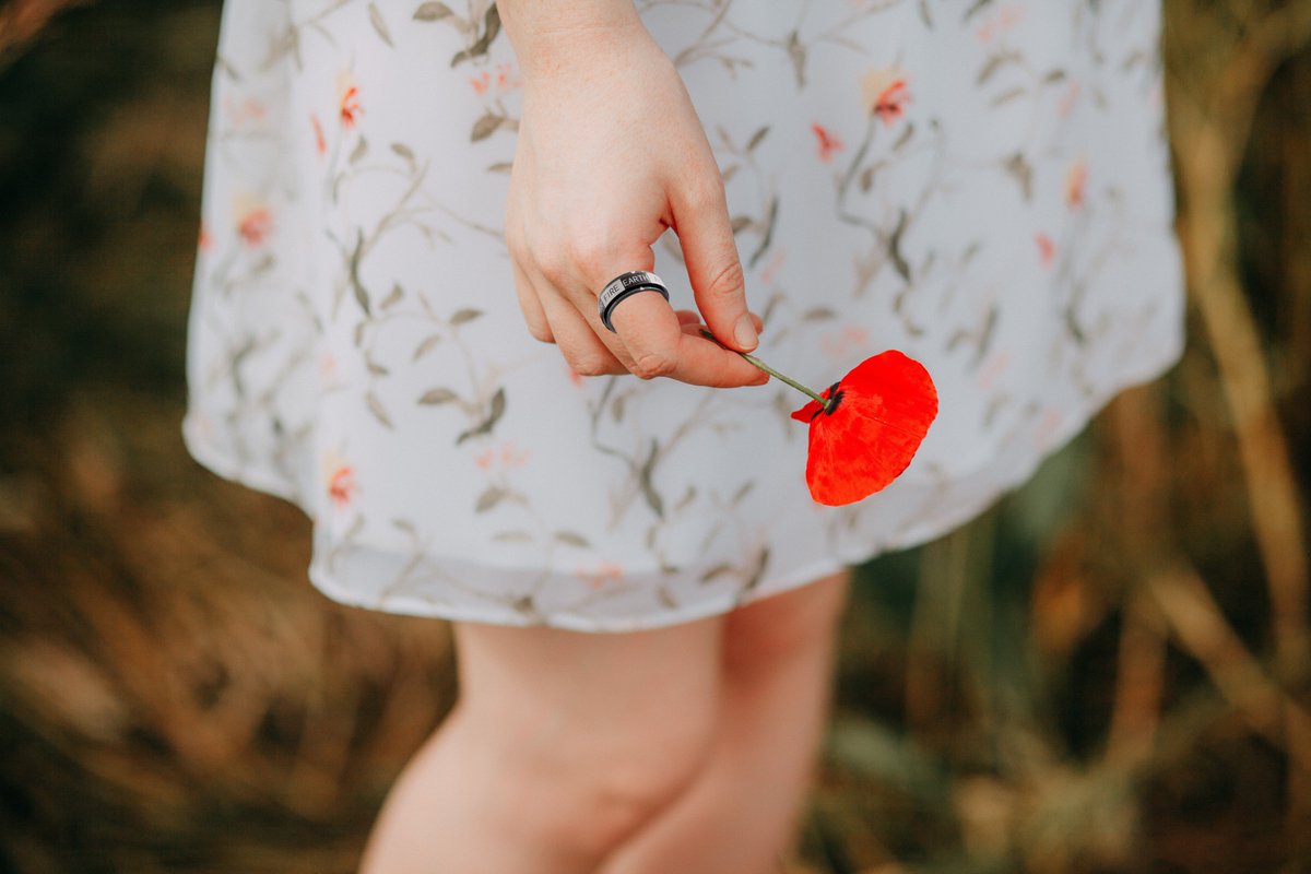 DiceRings's tweet photo. They say April showers bring May flowers. Do you have a favorite flower? 
Get 10% off our website with the Promo Code: Flowers https://t.co/Kwu4w1ou2P