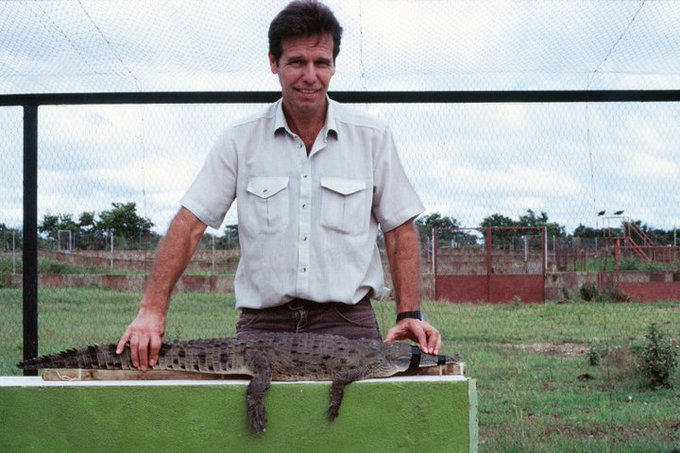 El Día Internacional de la Biodiversidad es el escenario ideal para reconocer el esfuerzos de los Héroes por nuestra Biodiversidad.

¿Conoces a alguien que trabaje en la protección de la flora y fauna de Venezuela?

Recordamos a Ernesto Boede, Veterinario de fauna silvestre