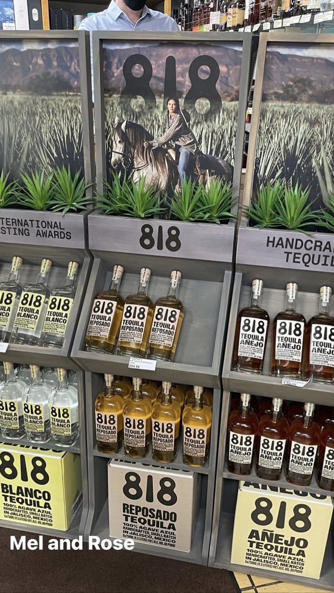 anitabovib's tweet photo. só queria experimentar a tequila da kendall jenner sabe https://t.co/MXF9gCbn6w