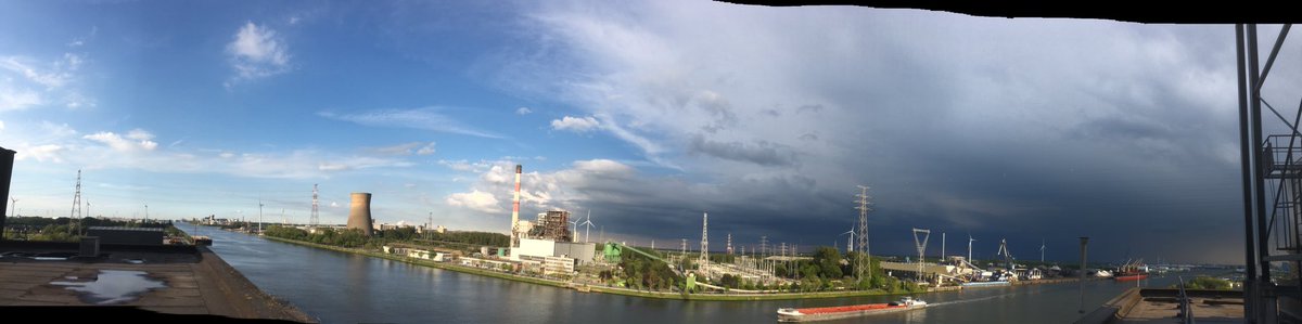 killemaes's tweet photo. ⁦@frankdeboosere⁩ in Gent kan je de boot nemen van slecht weer naar goed weer! Doornzele 19u30 #vrtweer https://t.co/8d0IsmYIB6