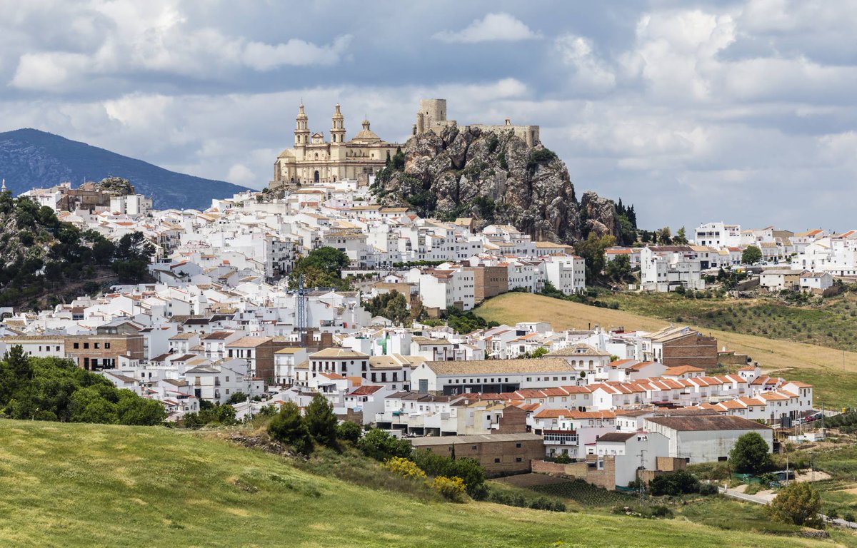 Qué hay que ver en Olvera, capital española del turismo rural 2021 elviajero.elpais.com/elviajero/2021… a través de @ElViajero_Pais