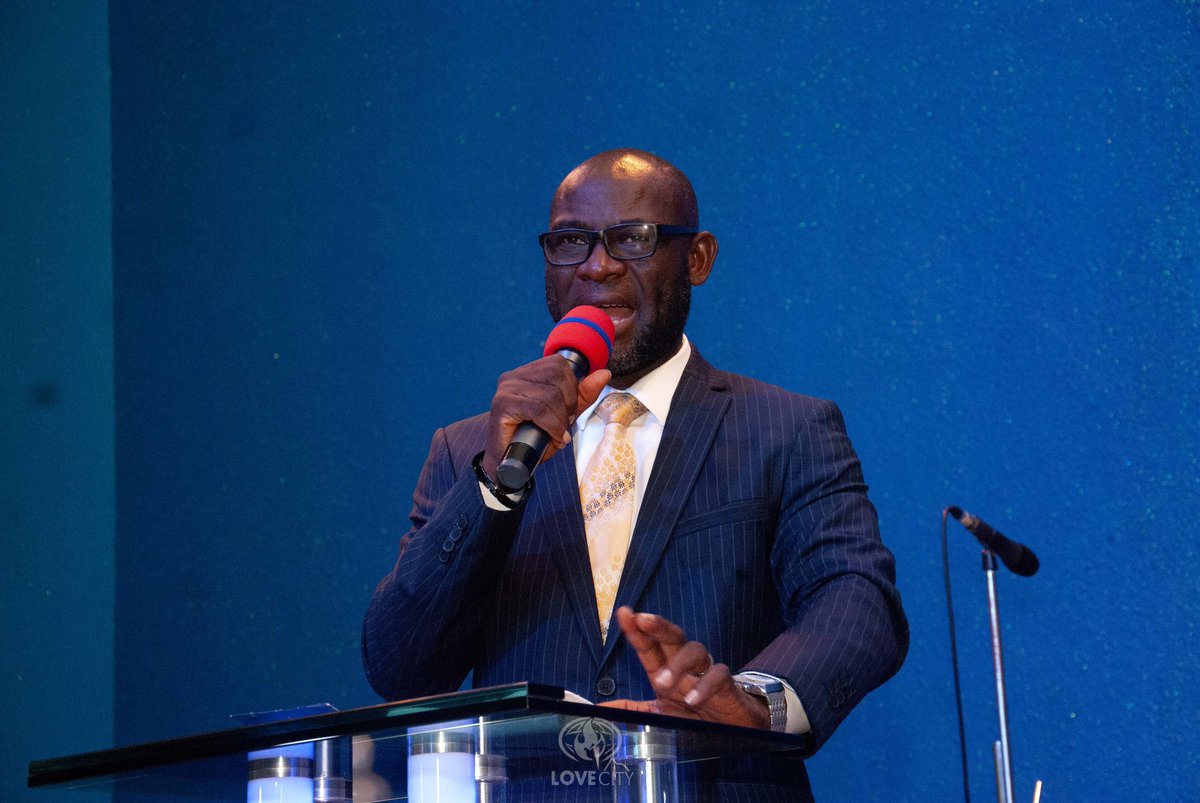 ltccathedral's tweet photo. Teusday, May 18th 2021
Ministering: Pastor Pullah Ebipre
Message title: Expository study on the book of Hebrews
Scripture: Hebrews 1
#LTCService #LoveTransformationChurch
#ExpositoryStudy
#LTCOnline https://t.co/843y3Jfr44