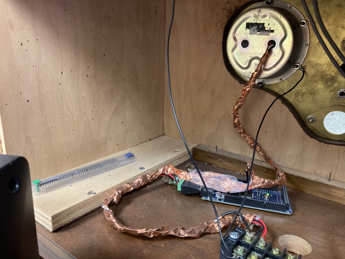 Don’t Let #ESD Give You a Shocking Experience! digikey.com/en/maker/blogs… Adding a few elements to your electrostatic discharge (ESD) precautions can help you avoid wasting a lot of time and money on frustrating rework. <a href="/digikey/">DigiKey</a> <a href="/MakerIO/">maker.io</a> <a href="/hackaday/">hackaday</a> <a href="/hackadayio/">hackaday.io</a> <a href="/eetimes/">EE Times | Electronic Engineering Times</a> <a href="/EDNcom/">EDN: Voice of the Engineer</a>