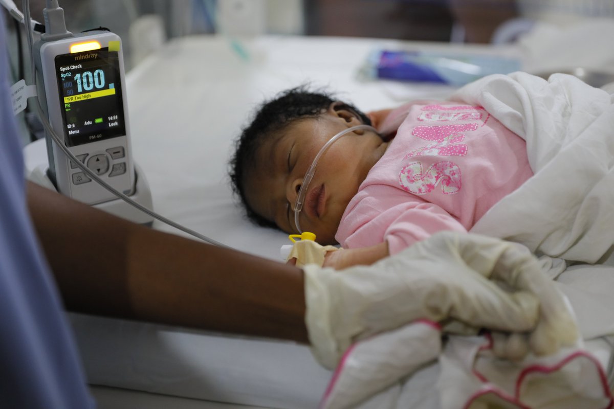 UNICEFGhana's tweet photo. Today, UNICEF handed over maternal &amp; newborn care equipment to the @_GHSofficial to support the Ashaiman Polyclinic.
Since 2013, UNICEF has helped equip newborn care units in 24 hospitals across 7 regions in #Ghana with support from partners.
#EveryChildALIVE. https://t.co/xJgh55nAFR