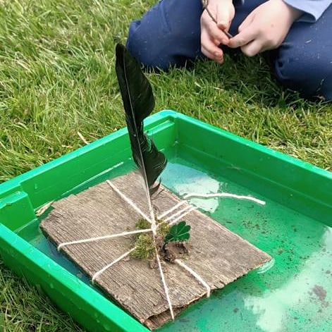 croi_na's tweet photo. Raft Building 🏞️🌊

📍Exploring floating and sinking 
📍Working in pairs 
📍Choosing natural building materials 
📍Designing 
📍Discussing different ships/boats...
📍Cargo and how much they could hold 

#croinacoille #croinacoilleprimaryschool #outdoorlearning #forestschool https://t.co/204yGmoCtk