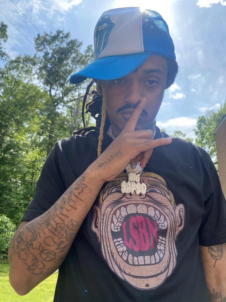 LesbienneHouse's tweet photo. Lesbienne Luciano ๐ฉ
@LilDudeluciano in our instore exclusive tshirt!
Releasing July 17th, Bowie Town Center MD ๐จ๐ฝโ๐ฌ
#StillLit! July 17th 2021
For Now Shop : https://t.co/kEEXJDfBN4 https://t.co/X3b3HnCXrR