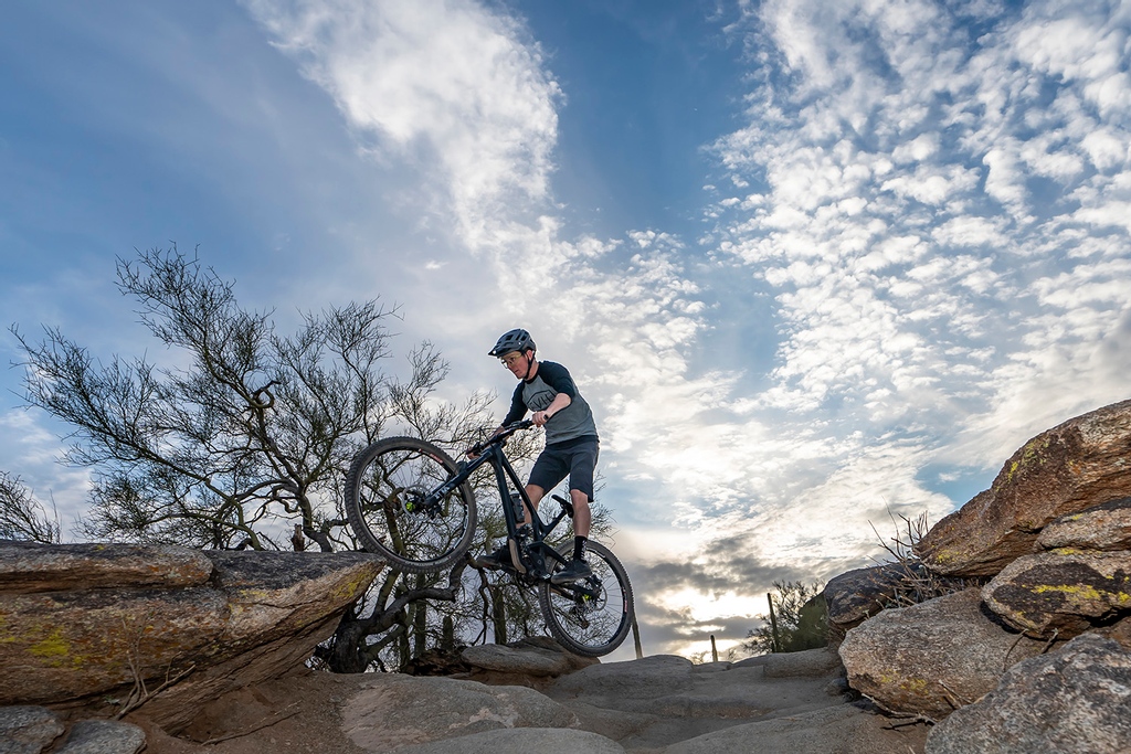 NoTubes's tweet photo. Our #flowMK3 rim's feature a rim shape that balances radial compliance with lateral stiffness. #onlystans https://t.co/wMY7FVNKM9