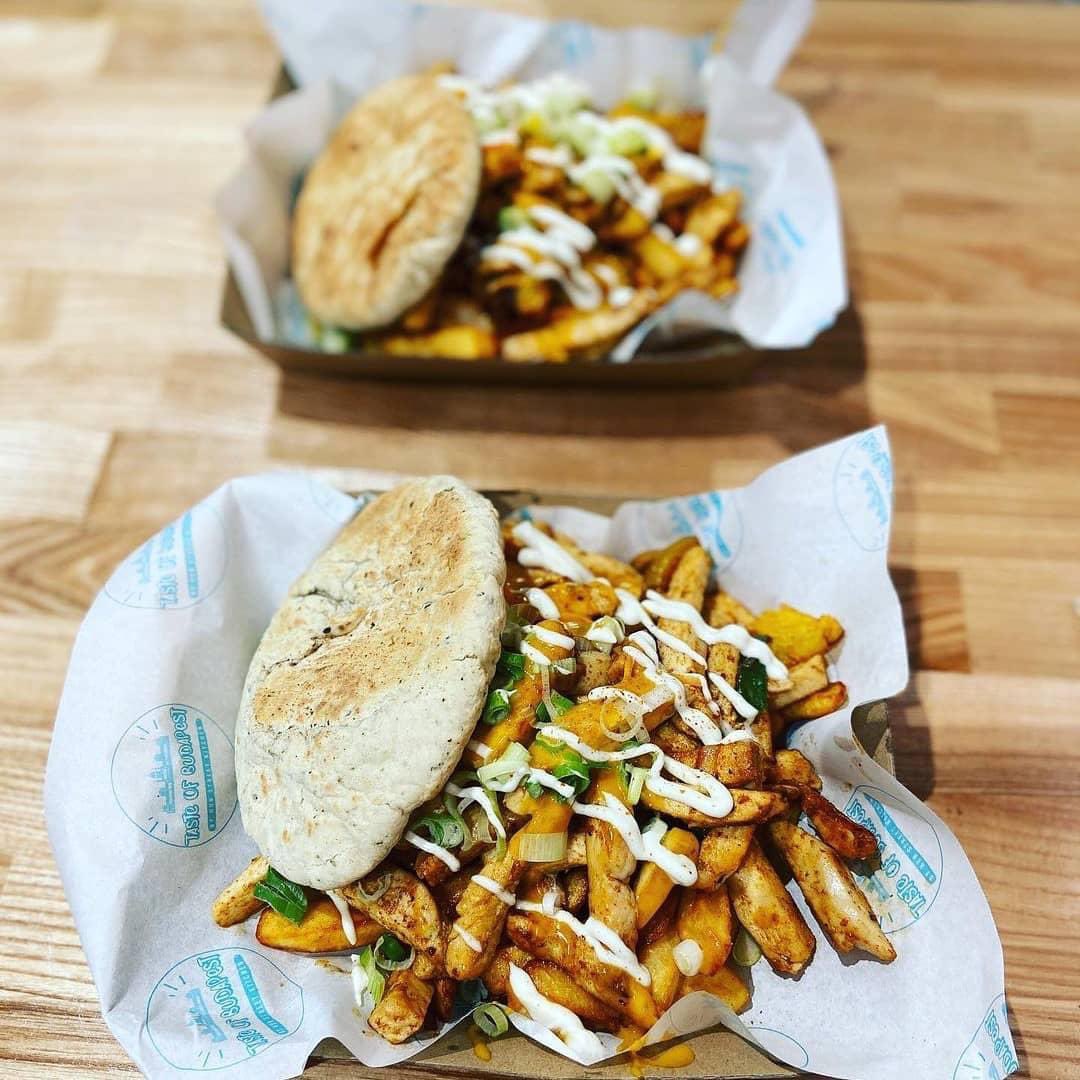 Feeling Hungary? 🇭🇺
The taste of Budapest is coming to <a href="/DocksBeers/">Docks Beers</a> this wkend

<a href="/HunStreetK/">Hun Street Kitchen</a> are a family-run #streetfood business originally from Budapest.

Serving Budapest Kebabs, Chicken Wraps, Street Burgers, Delicious Classic &amp; Vegan options
  
Fri &amp; Sat 12 – 9pm
Sun 12 - 6pm