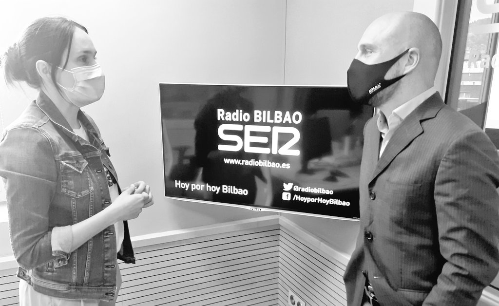 AAzultejerina's tweet photo. 'I al Cuadrado', innovación e investigación con @EstiLeon en @HoyporHoyBilbao  
Aprendiendo con @Mybik_e y el @BC3Research "Hay que ser humildes cuando medimos el beneficio que nos aporta la naturaleza" Bravo Stefano ⏬📌⏬
https://t.co/nBgTCmBcEg https://t.co/zQ3po78VSd
