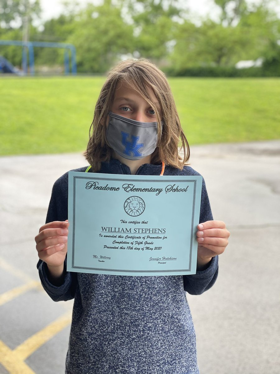 PicadomePride's tweet photo. Celebrated our 5th graders today! #PicadomePride https://t.co/HI7dpm70GQ