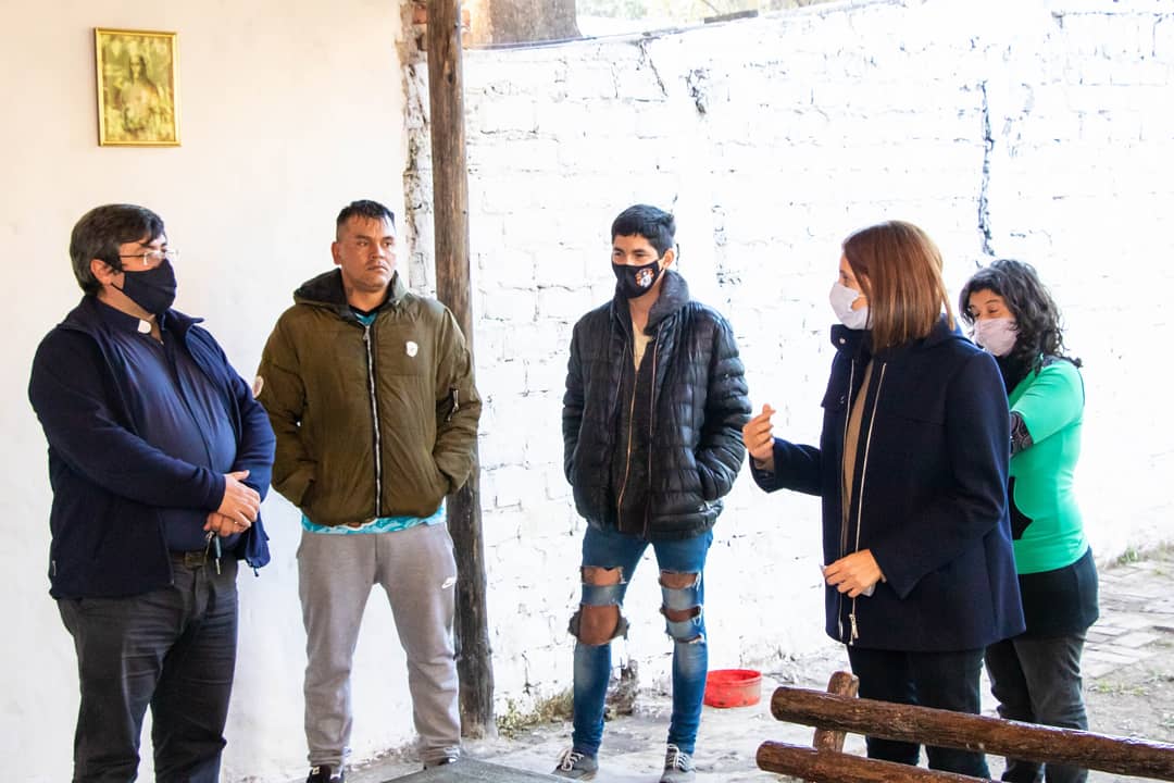 lauValonso's tweet photo. Ayer nos reunimos con el padre Leo Silio y su equipo de trabajo territorial en la Pqa. S. Martín de Porres de #MorenoSur,@BAProvincia.
Juntxs visitamos espacios de integración en dónde se implementan líneas de acción que impulsamos desde la Sec. de Incl. Soc. del @MDSNacion. https://t.co/mUT9wwIDGT