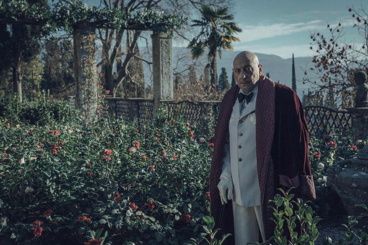 vittoriale's tweet photo. Stasera a @RaiPortaaPorta si parlerà del film “Il Cattivo Poeta”. 
@RaiUno, ore 23:45, da non perdere. 
@BrunoVespa e Sergio Castellitto in studio, il Presidente @GBGuerri in diretta dal #Vittoriale degli Italiani. 

📸 T. Martorelli @01Distribution @Gardamusei @MiC_Italia https://t.co/AGYJEVHkPX