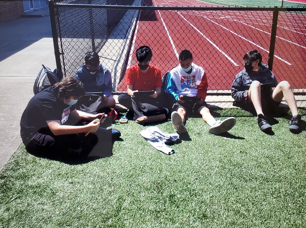 Bilingual Geometry students enjoyed the beautiful weather while doing some math
<a href="/mineolahs/">Mineola High School</a>