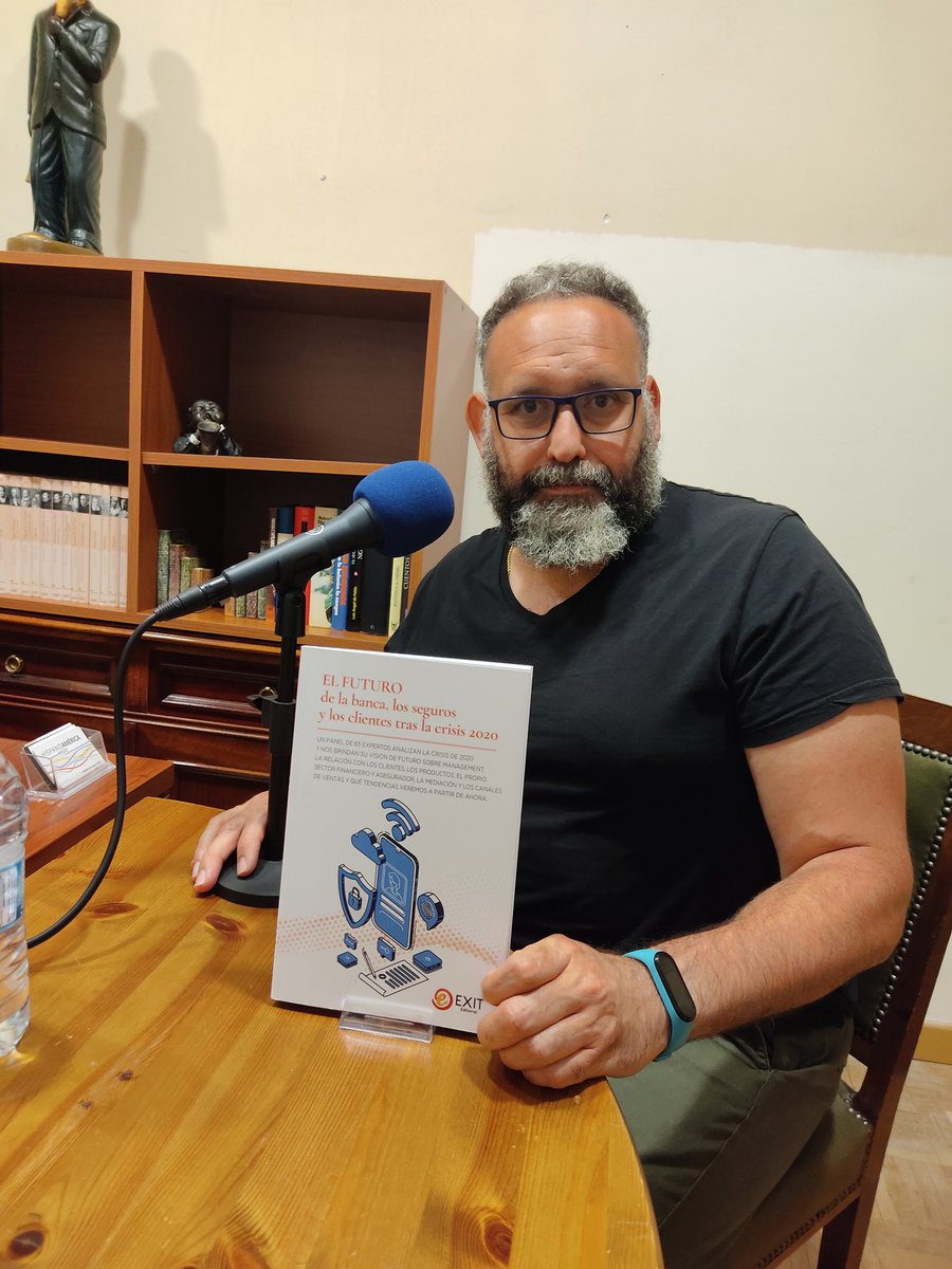 NachoEditor's tweet photo. #Exiteditorial es otra forma de publicar, es #comunicar con un objeto como el #libro es volcar todos tus #conocimientos en una #publicación https://t.co/wzdH1hL7ZH