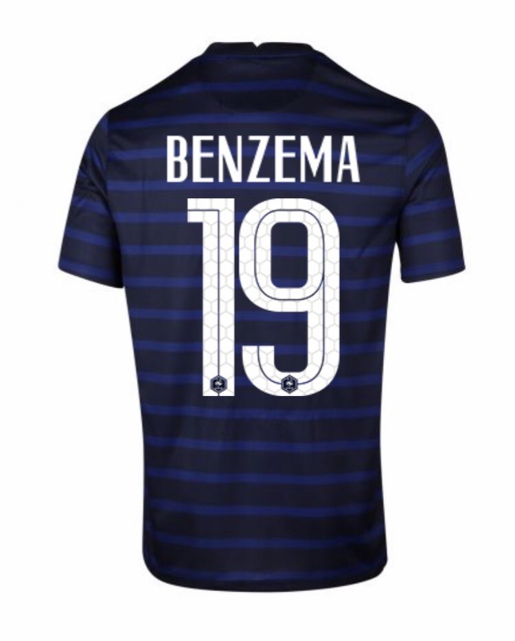 clappingmedia's tweet image. RETOUR DE KARIM BENZEMA EN ÉQUIPE DE FRANCE 🤩🤩🤩

𝗥𝗧 + 𝗙𝗢𝗟𝗟𝗢𝗪 @PassionFootClub et @Pasinobet et tente de remporter ton maillot de l’équipe de France floqué « BENZEMA » 😍🇫🇷 (T.A.S demain à 12h)