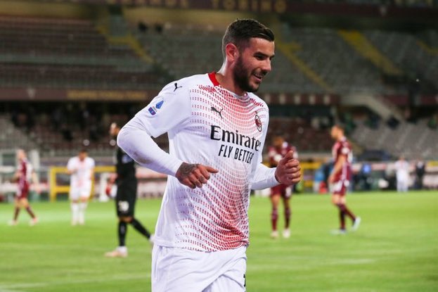 AC_MilanFR's tweet photo. Cela ne suffisait pas d’être le meilleur latéral français et de Serie A pour être appelé apparement... https://t.co/zyeyVH8GIi