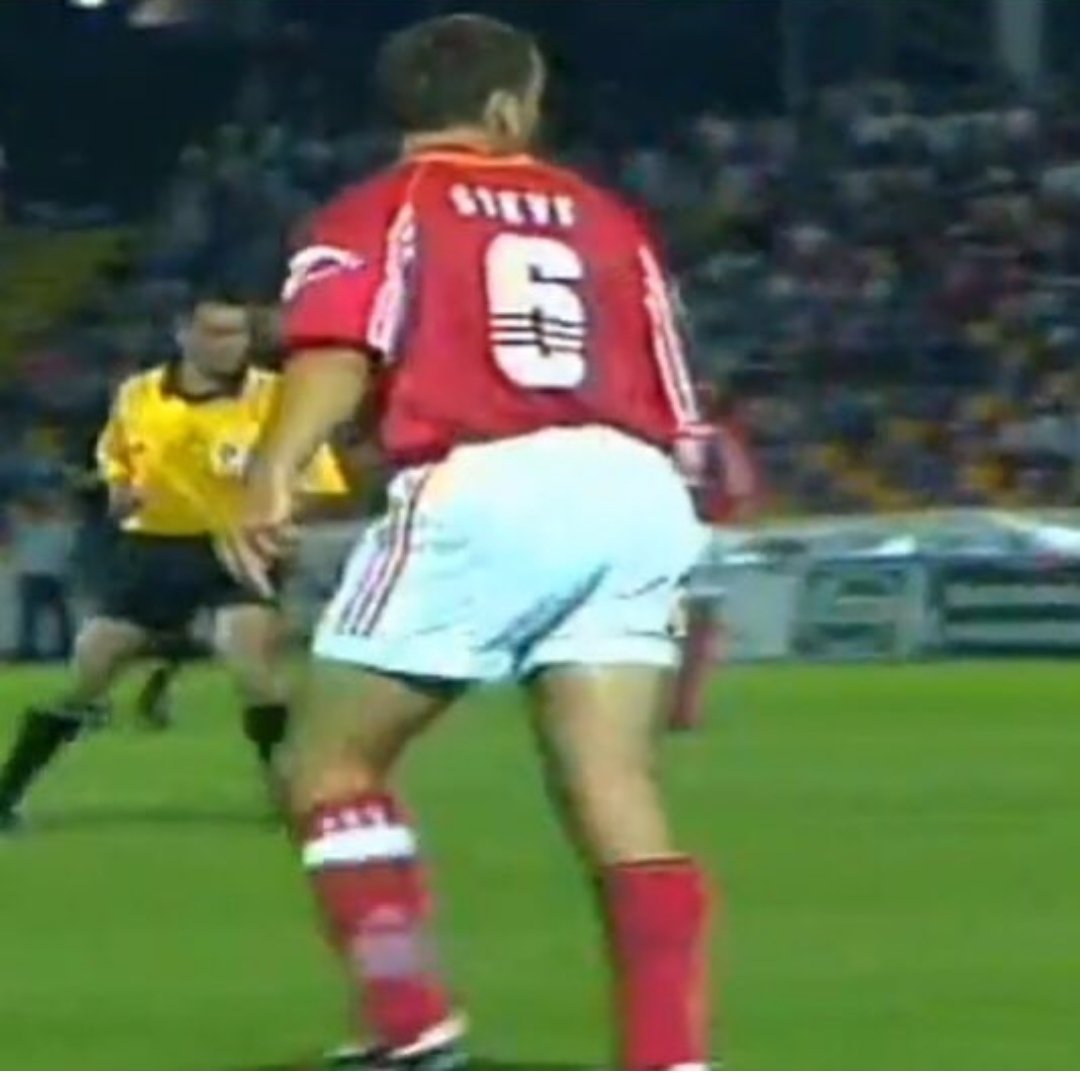 steve harkness benfica shirt