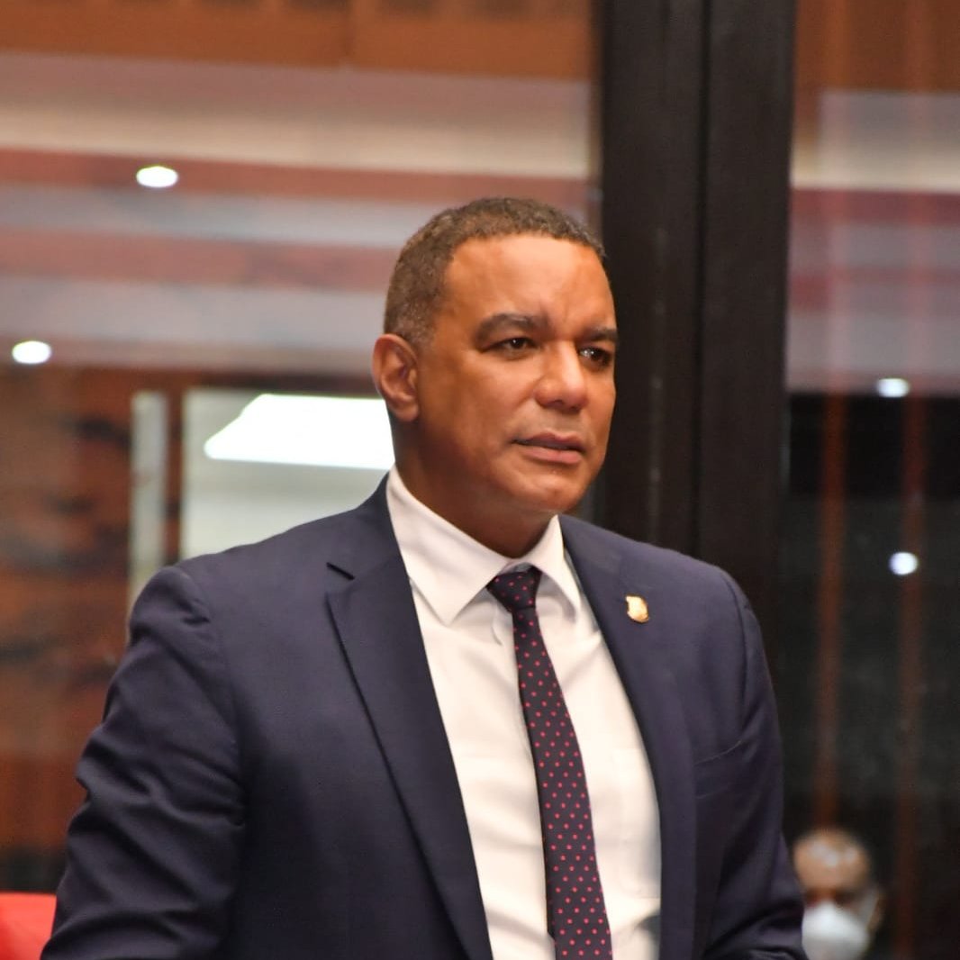 🗣️<a href="/CarlosGomezSena/">Carlos Gómez Senador</a>  solicita a <a href="/MinInteriorRD/">Ministerio de Interior y Policía RD</a>  <a href="/PoliciaRD/">Policía Nacional República Dominicana</a> y <a href="/DNCDRD/">Dirección Nacional de Control de Drogas</a> intervenir la provincia de Espaillat para devolver la paz perdida, tras acontecimientos violentos que se registran allí.