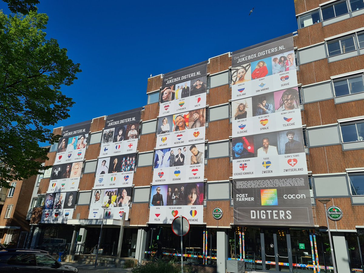 MarRotterdam's tweet photo. Megagrote songfestival jukebox bij Digters op de muur!! Leuk!
#avondwandeling #Songfestival #rotterdam #ommetje #digters https://t.co/S0HmQir0v6