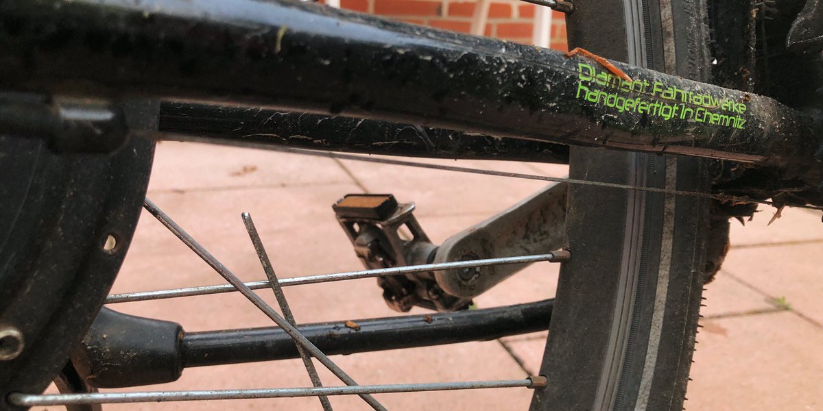 PhillipGoik's tweet photo. Sind heute einfach mal wieder über 100km gewesen mit dem #Fahrrad. Keine Ahnung wie🙈Exakt 114,41km 🚴 💨 Und #Hamburg‘s Radwege sind echt...schlimm. Schon wieder eine Speiche gebrochen 😢 #mdRzA #Nerdfasten https://t.co/SUxkeuCjwd