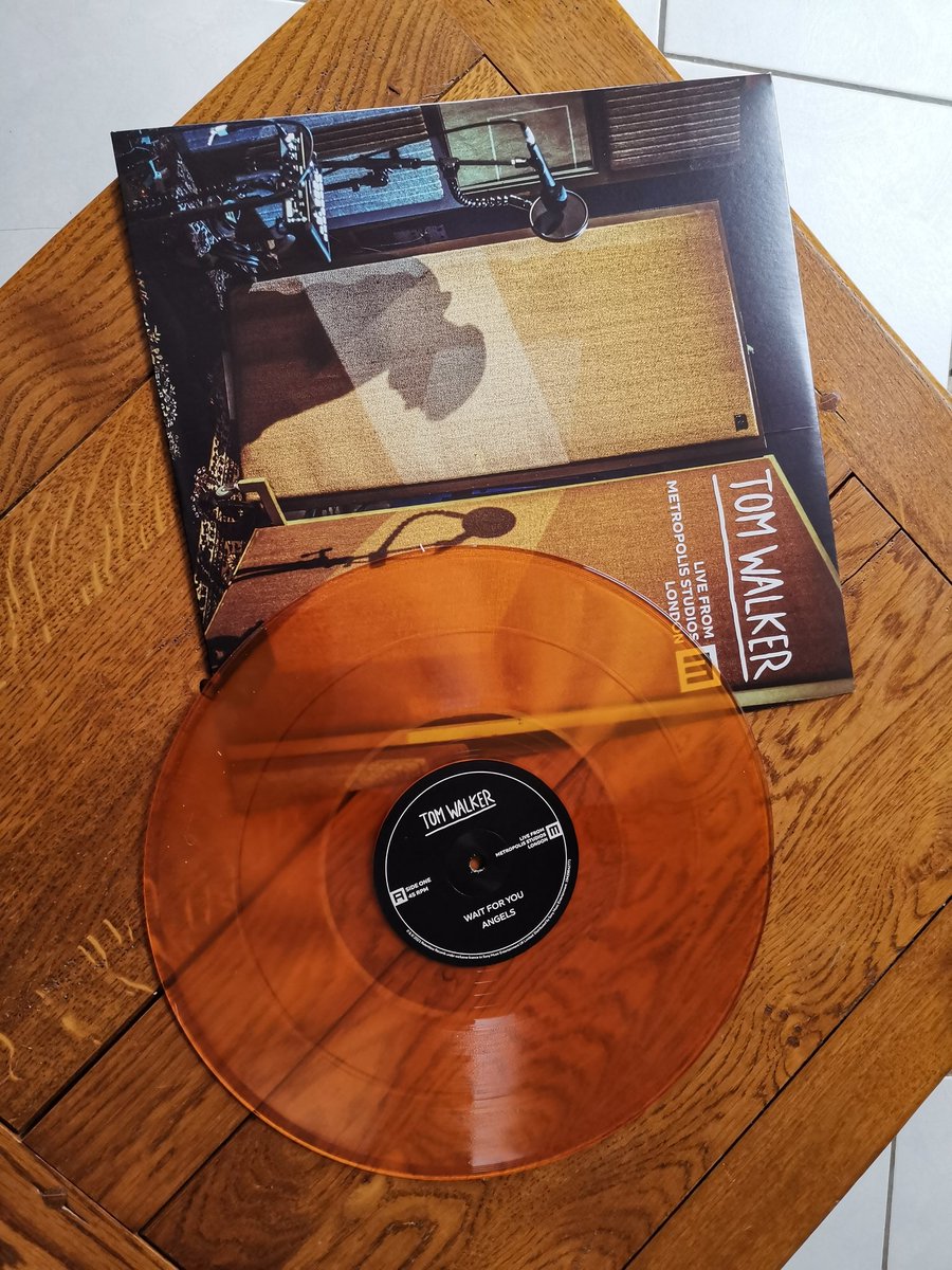 SylvieRapiteau's tweet image. Hey @IamTomWalker  look what arrive in Lyon today 😍🎶🎶🎶