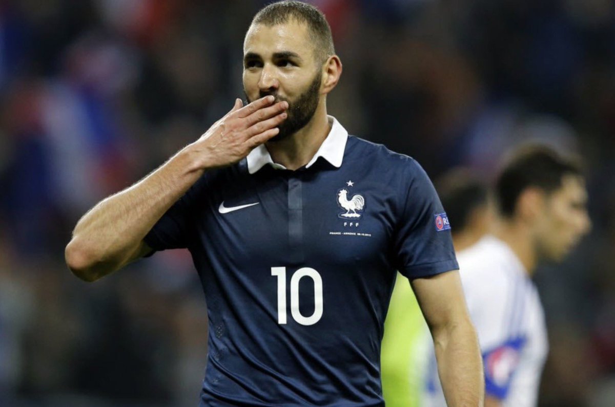 En soutien de <a href="/Benzema/">Karim Benzema</a> depuis notre rencontre à l’institut Bérard des enfants malades! Toujours très engagé pour les enfants en difficulté même depuis le <a href="/realmadrid/">Real Madrid C.F.</a> 

Heureuse de son retour tant espéré en <a href="/equipedefrance/">Equipe de France ⭐⭐</a> #KB9