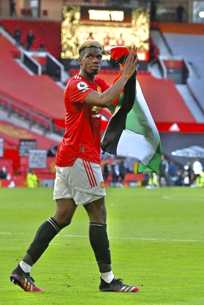 Amad Diallo and Paul Pogba showing their support for Palestine at full-time 🇵🇸