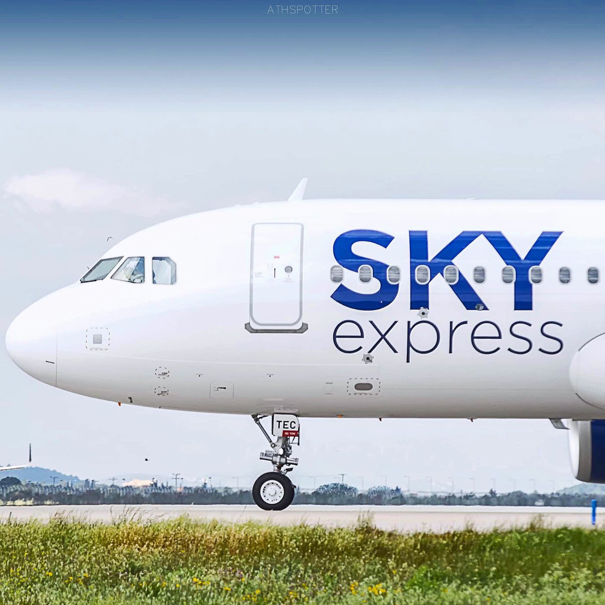 athspotter's tweet photo. SKY 🛫💙
-
@ATH_airport @Airbus @AirbusPRESS
#SXTEC #JETREADY #GREECEISBLISS #A320neo #skyexpressgreece #skyexpress #a320 #sharklets #airbus #GQ #aircraft #ath #lgav #airplane #airport #aviation #LEAP1A #airbus320neo #runway #avgeek #ATC #elvenizelos #athensairport https://t.co/CHbQqNSdUS