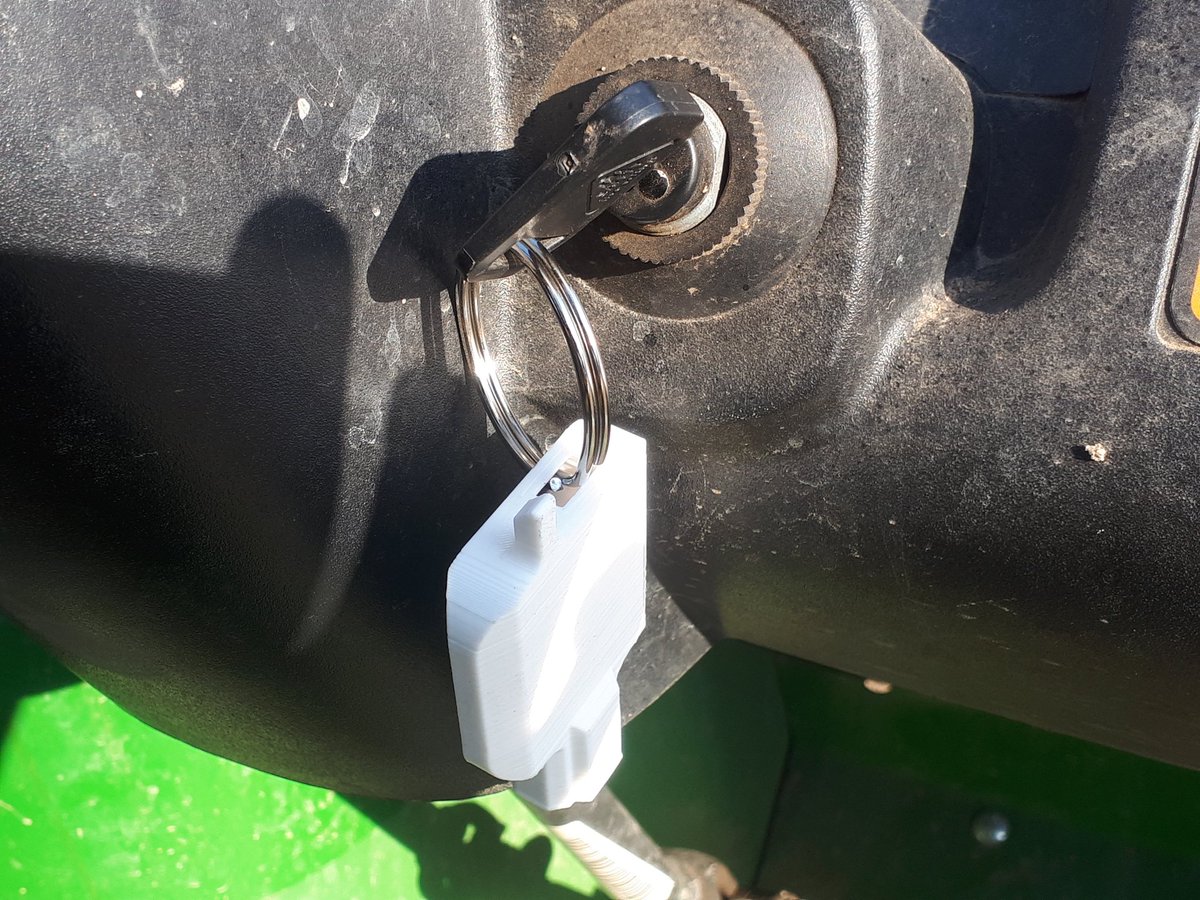 SuperPiperTBay's tweet image. Have every Gator equipped with @KeyComponents3D #rainbird pocket keys for instant irrigation gratification! #turfgrass #toro #golf keycomponents3D.ca