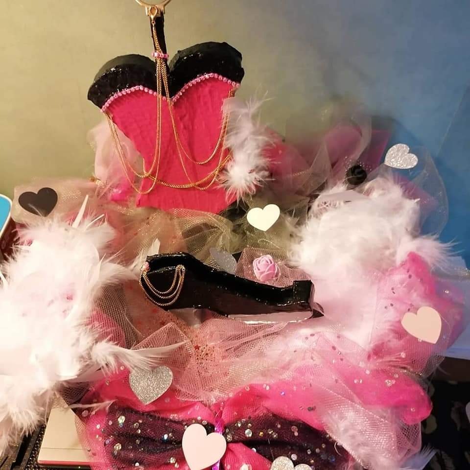 ChristelleR03's tweet photo. Cc osez offrir à votre #femme , à votre #cherie à votre #egerie,  à la #personne dont vous êtes #fan

#offrez lui un présent  puis cette #boîte est #reutilisable pour #accessoirescheveux #accessoiresfemme etc....
25  euro
hors frais d envois
Contacter moi https://t.co/3yxLkpdwx7