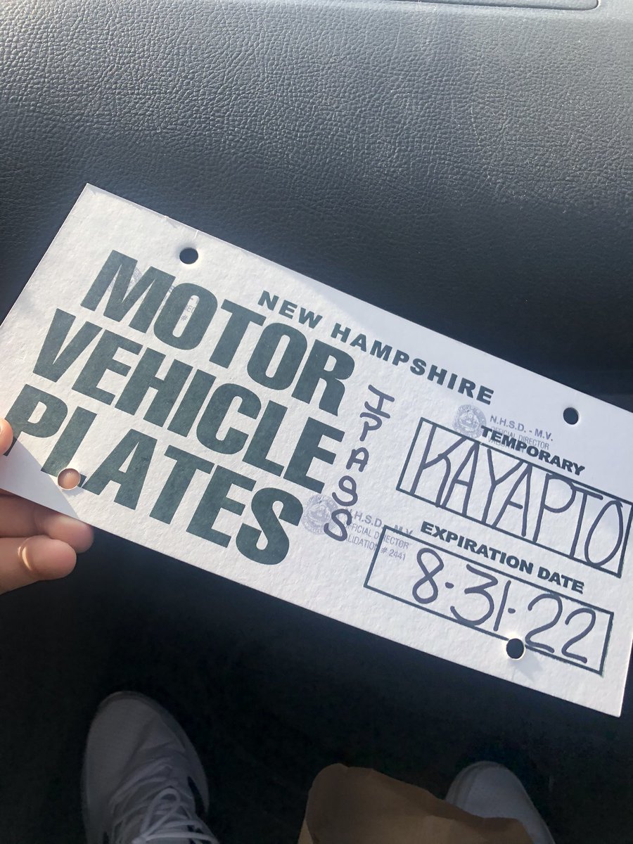 Daha yeni aldığım ‘kayapto’ yazılı geçici plaka arkadaşlar 😅 Gerçeği bir kaç hafta sonra elime geçecek...
Kayapto sizce hangi arabanın plakasına yakışır  🤑🤑