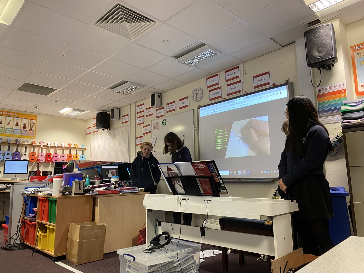 AHSArtsAward's tweet photo. Great #teamwork today from @AHS_Year9 @ArtsAward students presenting their #leadership projects! Some superb work from all groups involved this morning! Looking forward to seeing more tomorrow! #CreativityIsEverywhere @AHSYork ππ https://t.co/fRmmb0klcp