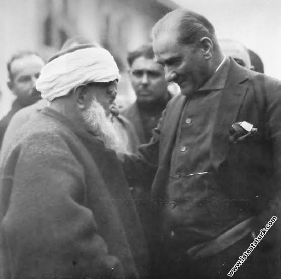 yuslu_'s tweet photo. Sevgi ve muhabbet; fotoğraf karelerine de sığar.
Sen Vatanını ve Milletini, Milletin de Seni çok seviyor.
Ruhun şad olsun #Atatürk
#19MayısGenclikveSporBayramı Milletimize kutlu olsun.
#19Mayıs1919
Mustafa Kemal Atatürk https://t.co/vJqJN7dwJ2