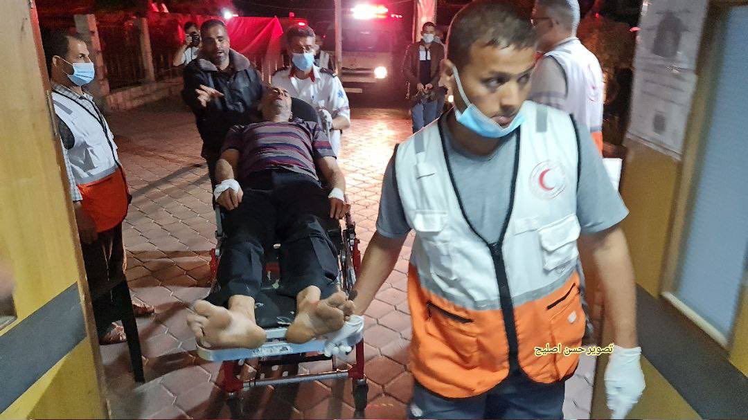 Timesofgaza's tweet photo. There are reports of around 30 air raids in Khanyounis.[r] https://t.co/x7dxX2lZy2