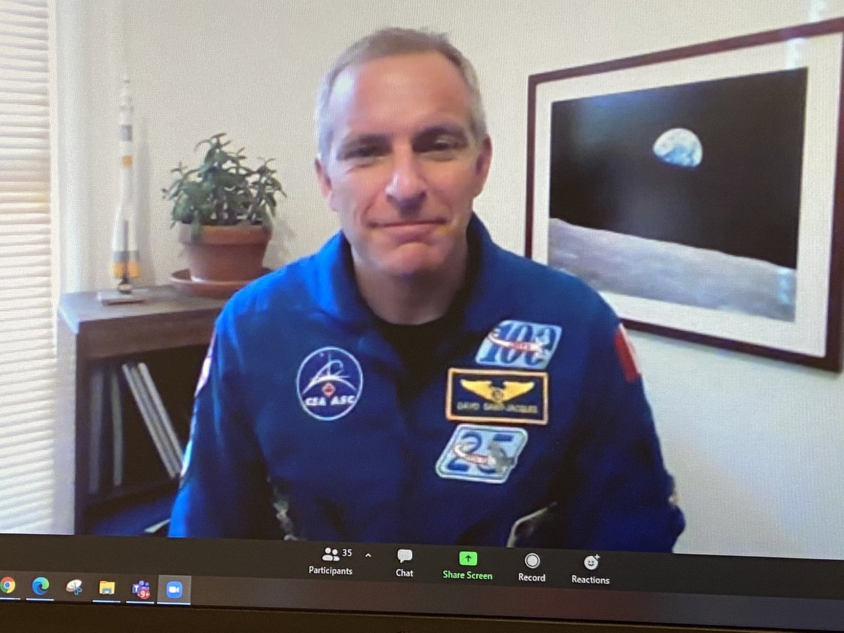 BellefleurLisa's tweet photo. La belle expérience pour les élèves de l’école Notre-Dame de pouvoir entendre et poser des questions à David Saint Jacques ce matin. Merci @christinelong22 pour cette chance. https://t.co/JUJR8qJJyt