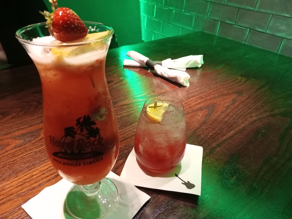 LadyRach's tweet photo. Spent a couple of hours at @HardRock #PiccadillyCircus tonight reviewing the brand new #FestivalMenu for @HNMagazine1 great food (loads), amazing staff (funny &amp; fab), and fantastic venue (underground) 🎸🍔🌭 https://t.co/WsjfL9Yxhi