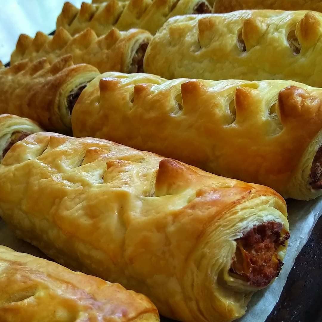 Bit of a landmark moment! 

Tomorrow will be the first delivery of #TheVeganCakery treats to <a href="/cafembriki/">Cafe Mbriki</a> in #Leicester City centre since lockdown restrictions were eased, meaning you can once again now enjoy these actually inside the cafe 😊

All this and much, MUCH more!