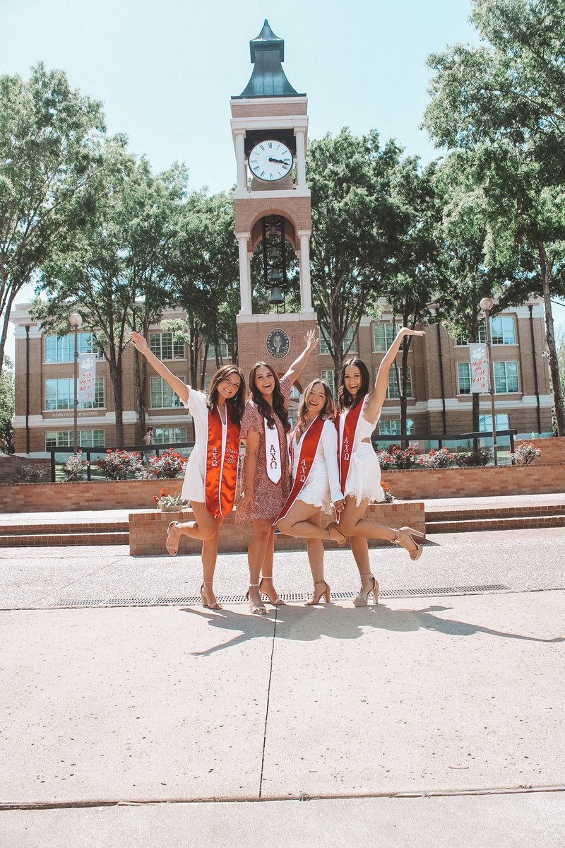 shsu_axo's tweet photo. 𝐶𝑂𝑁𝐺𝑅𝐴𝑇𝑆 𝑡𝑜 𝑎𝑙𝑙 𝑜𝑓 𝑜𝑢𝑟 𝑠𝑖𝑠𝑡𝑒𝑟𝑠 𝑤ℎ𝑜 𝑗𝑢𝑠𝑡 𝑔𝑟𝑎𝑑𝑢𝑎𝑡𝑒𝑑, 𝑤𝑒 𝑙𝑜𝑣𝑒 𝑦𝑜𝑢 𝑎𝑛𝑑 𝑎𝑟𝑒 𝑠𝑜 𝑝𝑟𝑜𝑢𝑑 𝑜𝑓 𝑦𝑜𝑢!!! https://t.co/ZLaWAUBYtb