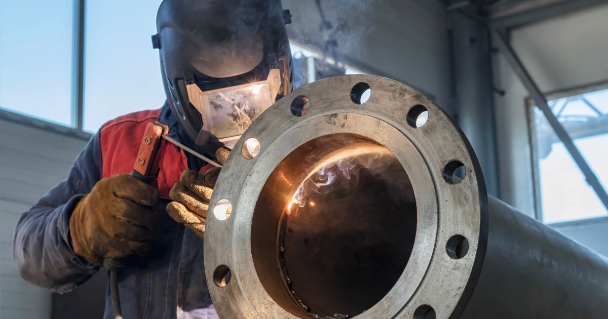 SurehandCo's tweet photo. Becoming a boilermaker is a great way to set yourself up with a lifelong career–but first, you’ll need some training. Here's the top boilermaker schools and certifications: https://t.co/9FbyRo3wPY #energy #manufacturing #construction #skilledtrades #nowhiring #readytowork https://t.co/S0XDomrp0v