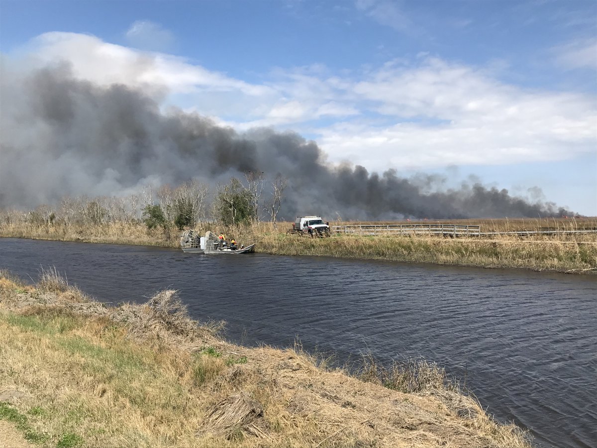 NIFC_Fire's tweet photo. @USFWSRefuges is hiring 3 Assistant Fire Management Officers at Great Dismal Swamp, Piedmont & Cameron Prairie NWRs to coordinate fire suppression & preparedness, #rxfires, fuels treatments & more! Apply for this #firejob --> https://t.co/fSMxwd0iYA by May 31. #NotYourOrdinaryJob https://t.co/DHemPB6JEm