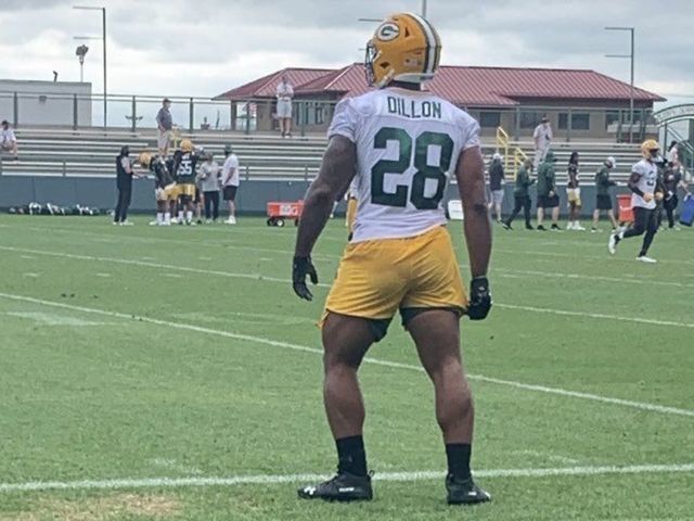 ffinthesix's tweet photo. You can only pick one pair of quads, who's quads are you drafting in your fantasy league? #FantasyFootball #NFL #Quads https://t.co/WgIcZXFELP