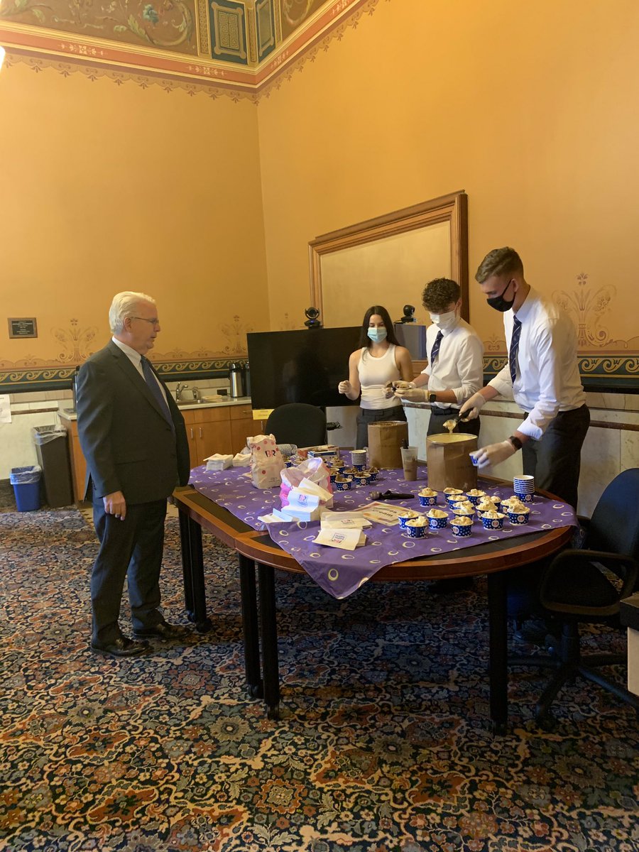 Getting ready 4 an annual tradition - the end of session <a href="/jforbes1021/">Rep. John Forbes</a> Ice Cream Social in the House lounge. #ialegis