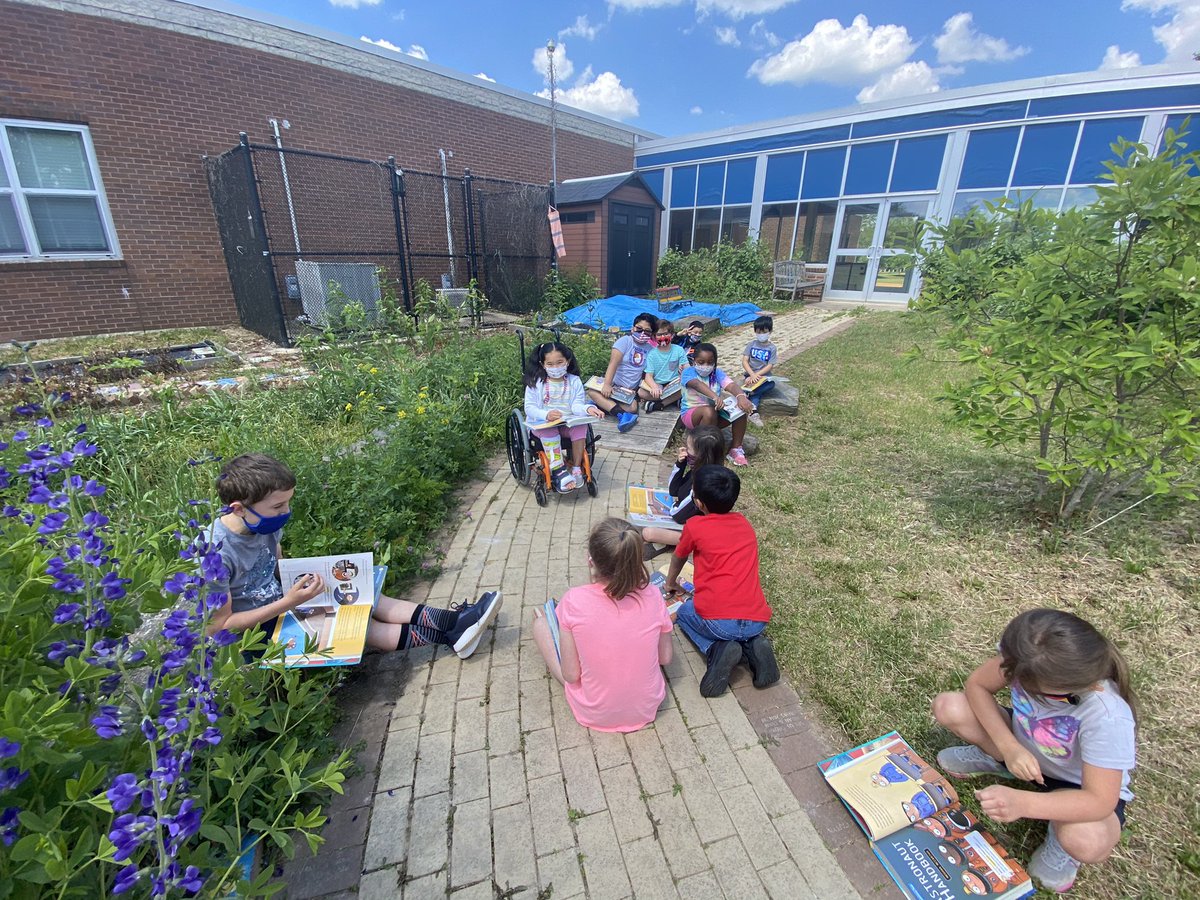 Hillcrest Courtyard tweet media