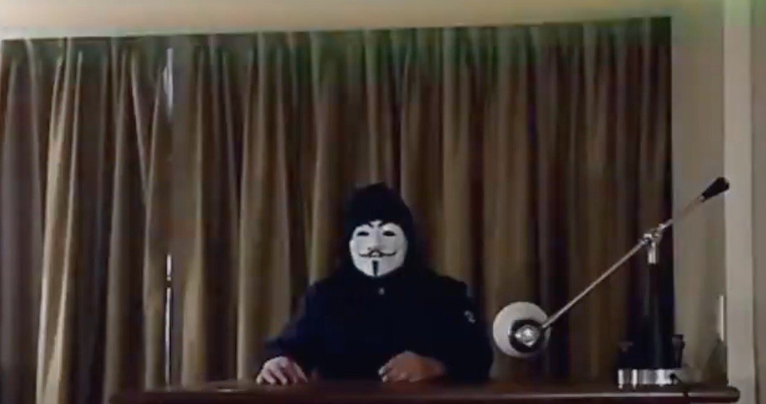 SinEmbargoMX's tweet photo. “Anonymus” reaparece en #VIDEO y anuncia acciones por la Línea 12 https://t.co/LCWtEuvAyA https://t.co/0qbEQVmZ0n