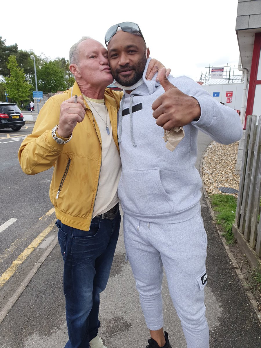 tri_gooner's tweet photo. Met a Legend and Gentleman today, what a guy! GAZZA ! https://t.co/O3QOoKdPxp