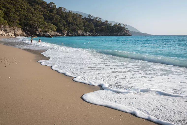 Knapp 18 Kilometer lang, 400 Meter breit... zwischen der Bucht von Fethiye und #Antalya liegt #Patara reisereporter.de/artikel/12140-…