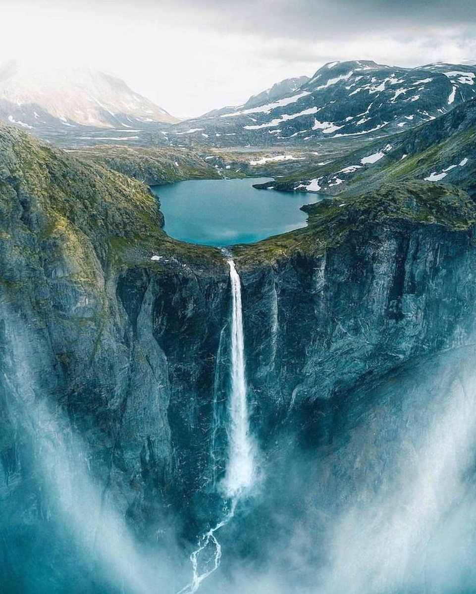 JTS06382464's tweet photo. Lake over the breathtaking Mardalsfossen Waterfall in Norway

Photography by Skeye Photo https://t.co/IOIgLouKdH