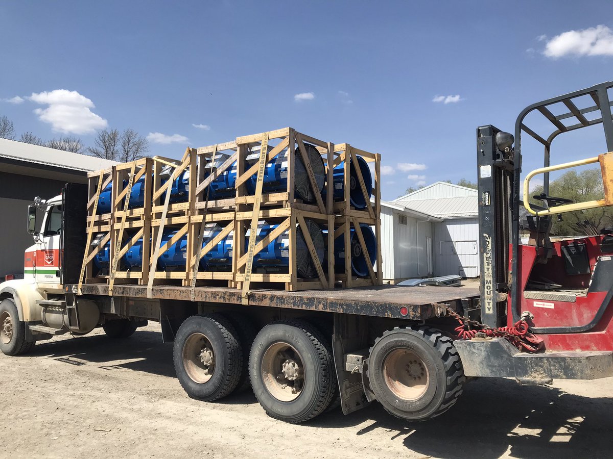 PembGrainEquip's tweet photo. Now that’s a load of #Grainguard aeration fans heading out to one customer! #PembGrainEquip #AgGrowthIntl #Coop_Ag #Harvest2021 
Needing some fans for your bins this year? Contact Kenny or Murray @ 204-744-2421. https://t.co/C02K4FuW00